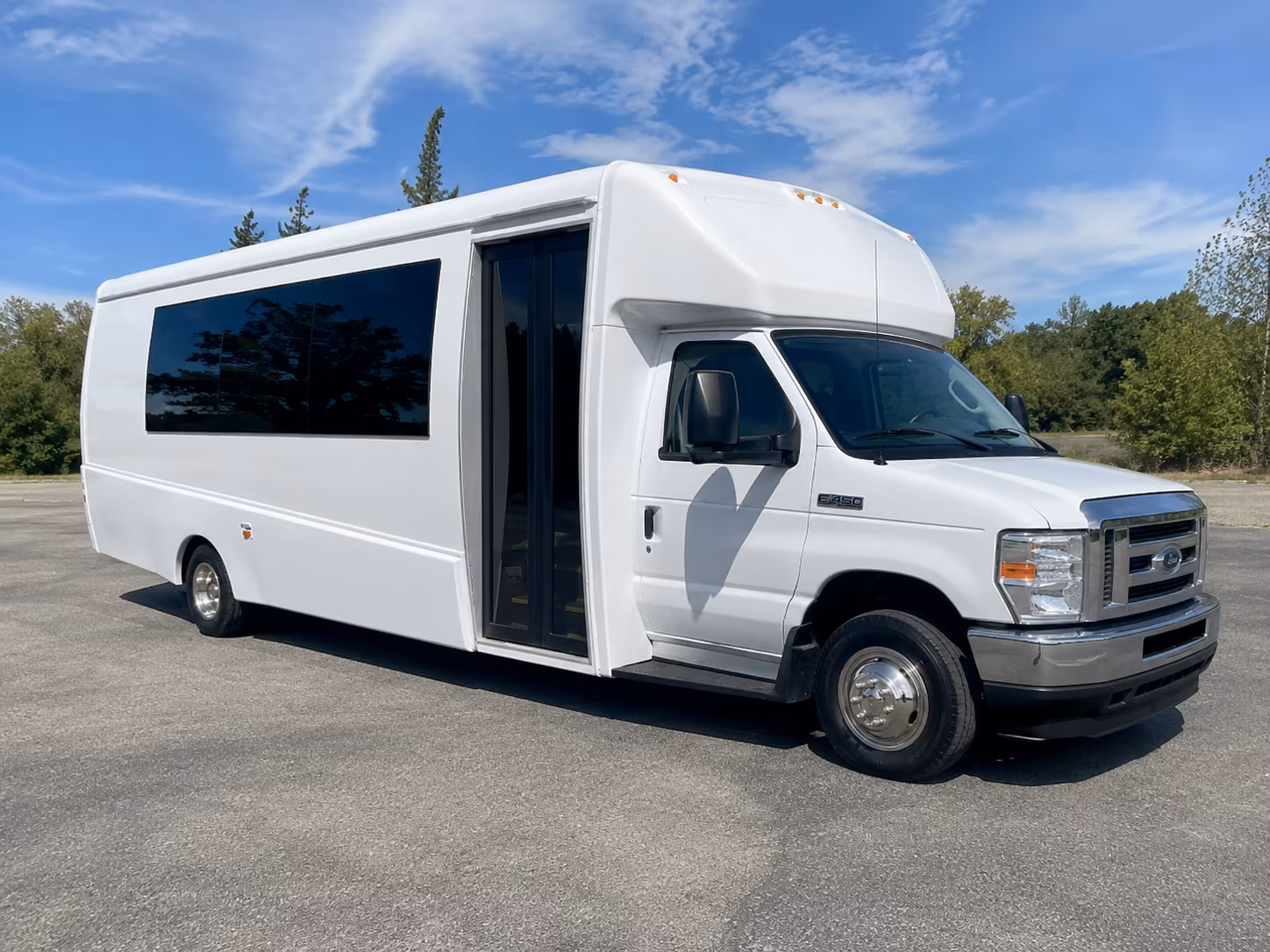 Hollywood Birthday, Sweet 16, & Quinceañera Party Bus Rentals